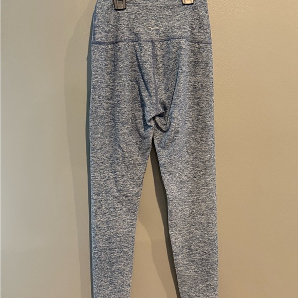 *GENTLY WORN* Beyond Yoga Women's Size S Yoga Cropped Pants - Picture 2 of 7